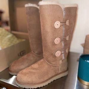 UGG Australia, Brand new in box, never used. No tags but proof of authenticity.